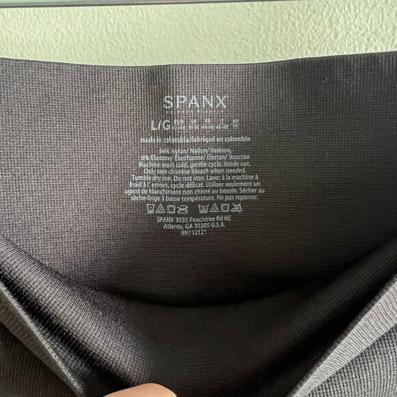 NWT SPANX Look at Me Now Black Lamn Seamless Cropped Legging Size L - Picture 6 of 8